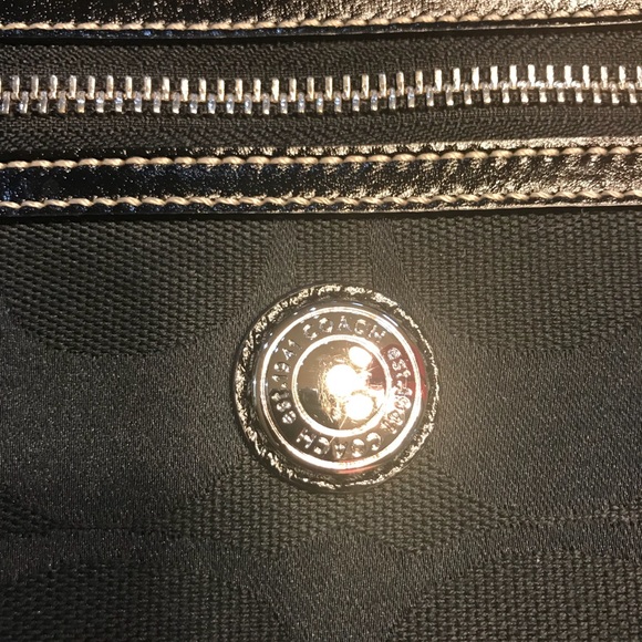 Coach Purse...SOLD SOMEWHERE ELSE.. - Picture 5 of 8